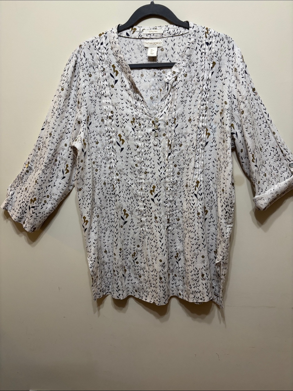 100% Linen Cynthia Rowley Off White Tunic with Olive and Black Leaf Print Pleats